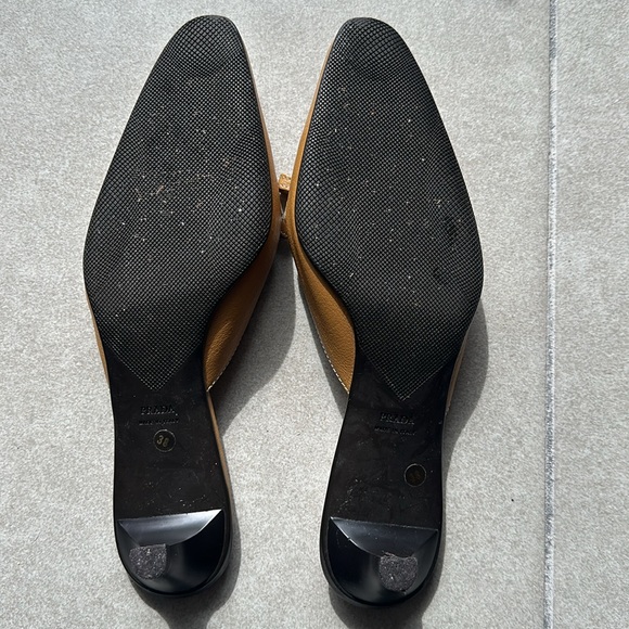 Authentic Prada Leather Kitten Heel Mules - Size 38 (8) - Picture 4 of 6